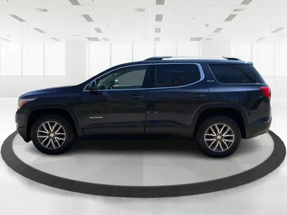 2018 GMC Acadia SLE-2 (1GKKNSLS0JZ) with an 3.6L V6 DOHC 24V engine, 6A transmission, located at 401 Woodman Dr, Riverside, OH, 45431, (937) 908-9800, 39.760899, -84.123421 - Load up the kids, the groceries, and the weekend plans-this 2018 GMC Acadia SLE-2 is the kind of SUV that makes busy life in and around Xenia feel easier. Whether you're commuting toward Dayton, juggling school drop-offs, or heading out for a road trip through Caesar Creek State Park, the Acadia del - Photo#4