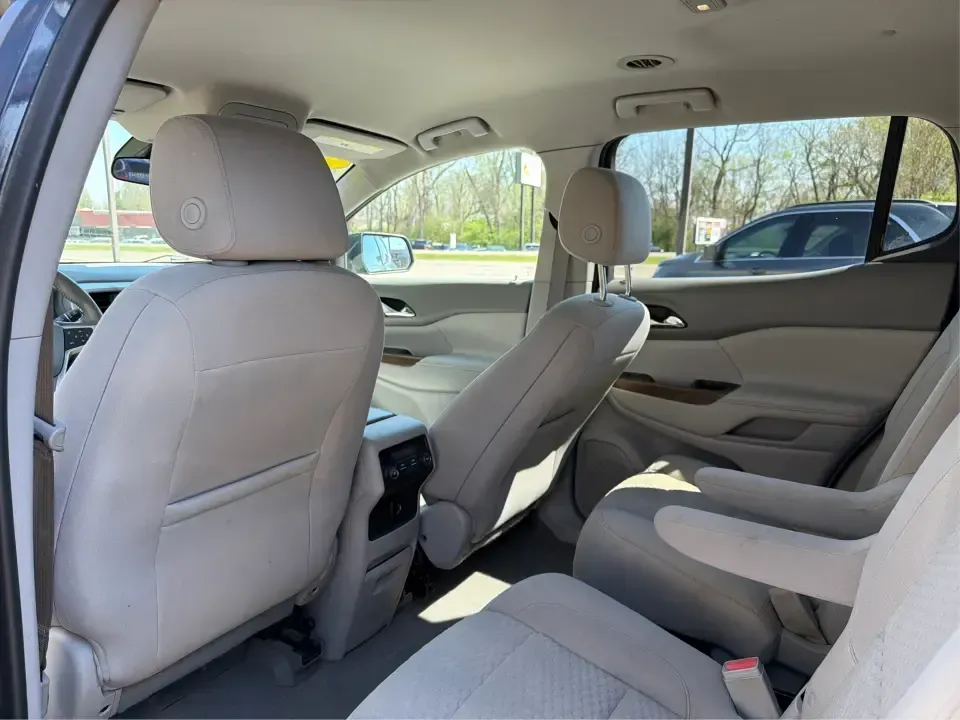 2018 GMC Acadia SLE-2 (1GKKNSLS0JZ) with an 3.6L V6 DOHC 24V engine, 6A transmission, located at 401 Woodman Dr, Riverside, OH, 45431, (937) 908-9800, 39.760899, -84.123421 - Load up the kids, the groceries, and the weekend plans-this 2018 GMC Acadia SLE-2 is the kind of SUV that makes busy life in and around Xenia feel easier. Whether you're commuting toward Dayton, juggling school drop-offs, or heading out for a road trip through Caesar Creek State Park, the Acadia del - Photo#9