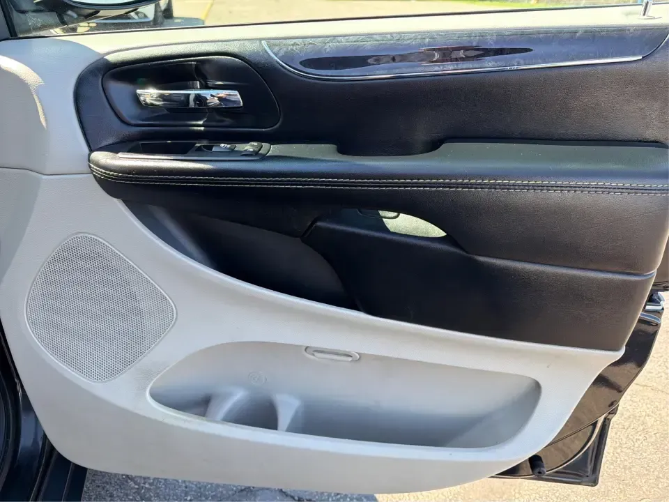 2016 Chrysler Town and Country Touring (2C4RC1BG5GR) with an Pentastar 3.6L V-6 DOHC engine, 6A transmission, located at 8750 N County Rd 25A, Piqua, OH, 45356, (937) 908-9800, 40.164391, -84.232513 - Load up the kids, the cooler, and the weekend plans-this 2016 Chrysler Town and Country Touring is the kind of family-first van that makes school drop-offs, long commutes, and road trips feel effortless. With its roomy passenger-van layout, versatile seating, and comfort features that keep everyon - Photo#20