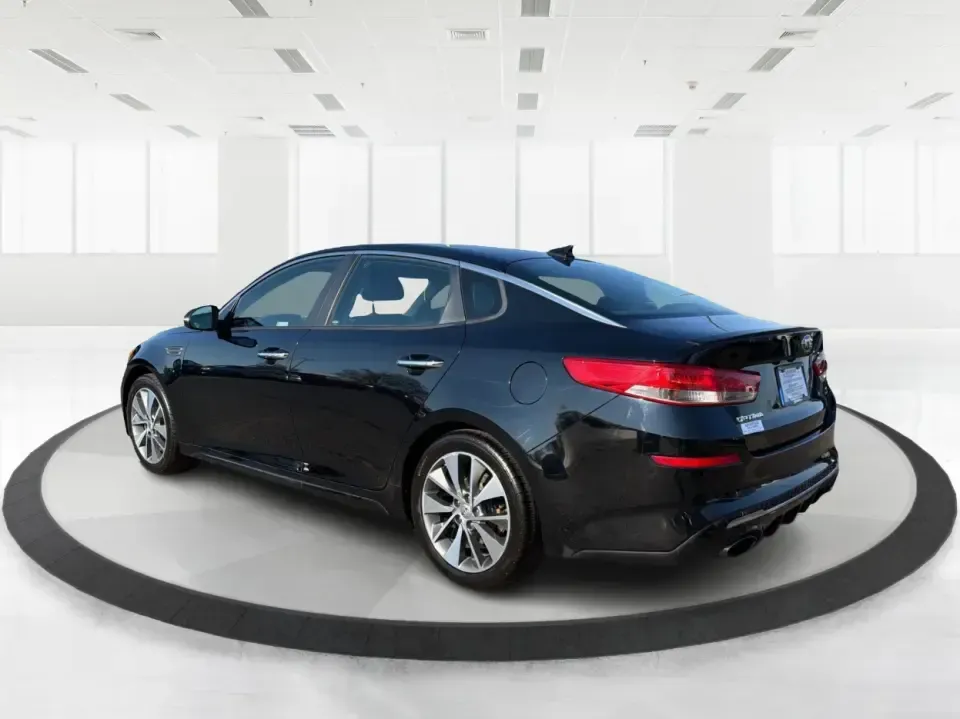 2019 Kia Optima S (5XXGT4L37KG) with an Theta II 2.4L I-4 gasoline direct injection engine, 6A transmission, located at 1099 N County Rd 25A, Troy, OH, 45373, (937) 908-9800, 40.057079, -84.212883 - Need a reliable commuter that still feels stylish for date night downtown, comfortable for weekend trips to Dayton, and efficient for the daily run up I75? This 2019 Kia Optima S in Ebony Black is a smart, budget-friendly sedan that fits real life-whether you're clocking a long work commute, shuttli - Photo#4