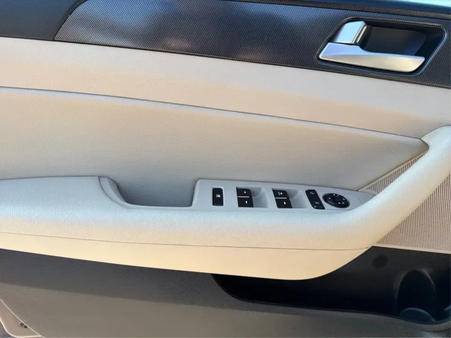 2017 Hyundai Sonata Sport (5NPE34AF8HH) with an 2.4L I-4 gasoline direct injection engine, 6A transmission, located at 8750 N County Rd 25A, Piqua, OH, 45356, (937) 908-9800, 40.164391, -84.232513 - Picture a sedan that makes everyday life easier-smooth for the I75 commute, comfortable for school drop-offs, and efficient enough for weekend runs to downtown Piqua or a quick escape to the parks and trails around Miami County. This 2017 Hyundai Sonata Sport is built for real-world driving: practic - Photo#18