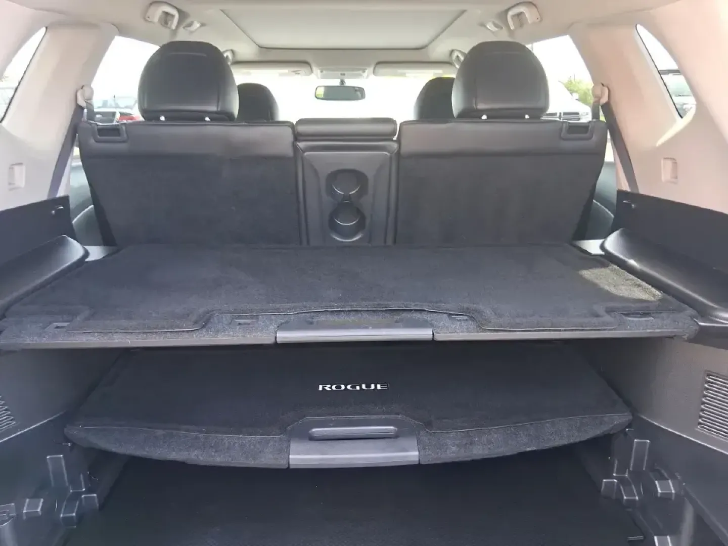 2015 Nissan Rogue SL (5N1AT2MVXFC) with an 2.5L I-4 DOHC engine, Continuously Variable Transmission transmission, located at 1230 East Main St, Xenia, OH, 45385, (937) 908-9800, 39.688026, -83.910172 - Picture your next Ohio weekend: loading up the kids and the cooler, merging onto US35 for a quick run to Wright-Patterson Air Force Base, or taking a scenic drive through John Bryan State Park-without stressing over winter weather, space, or comfort. This 2015 Nissan Rogue SL in Gun Metallic is the - Photo#12