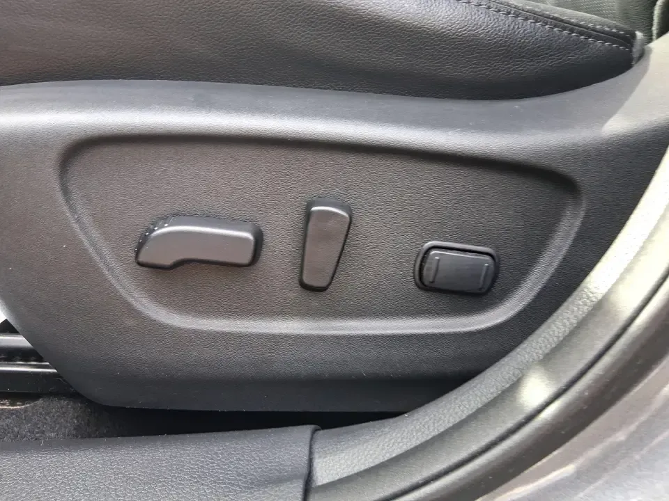 2015 Nissan Rogue SL (5N1AT2MVXFC) with an 2.5L I-4 DOHC engine, Continuously Variable Transmission transmission, located at 1230 East Main St, Xenia, OH, 45385, (937) 908-9800, 39.688026, -83.910172 - Picture your next Ohio weekend: loading up the kids and the cooler, merging onto US35 for a quick run to Wright-Patterson Air Force Base, or taking a scenic drive through John Bryan State Park-without stressing over winter weather, space, or comfort. This 2015 Nissan Rogue SL in Gun Metallic is the - Photo#17