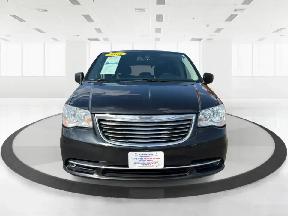 2016 Chrysler Town and Country Touring (2C4RC1BGXGR) with an Pentastar 3.6L V-6 DOHC engine, 6A transmission, located at 1184 Kauffman Ave, Fairborn, OH, 45324, (937) 908-9800, 39.807072, -84.030914 - Life gets busy fast-school drop-offs, long commutes, weekend tournaments, and the occasional road trip to reset. The 2016 Chrysler Town and Country Touring is built for that real-life rhythm, giving you minivan practicality with comfort features that make every mile easier. Finished in Brilliant B - Photo#7