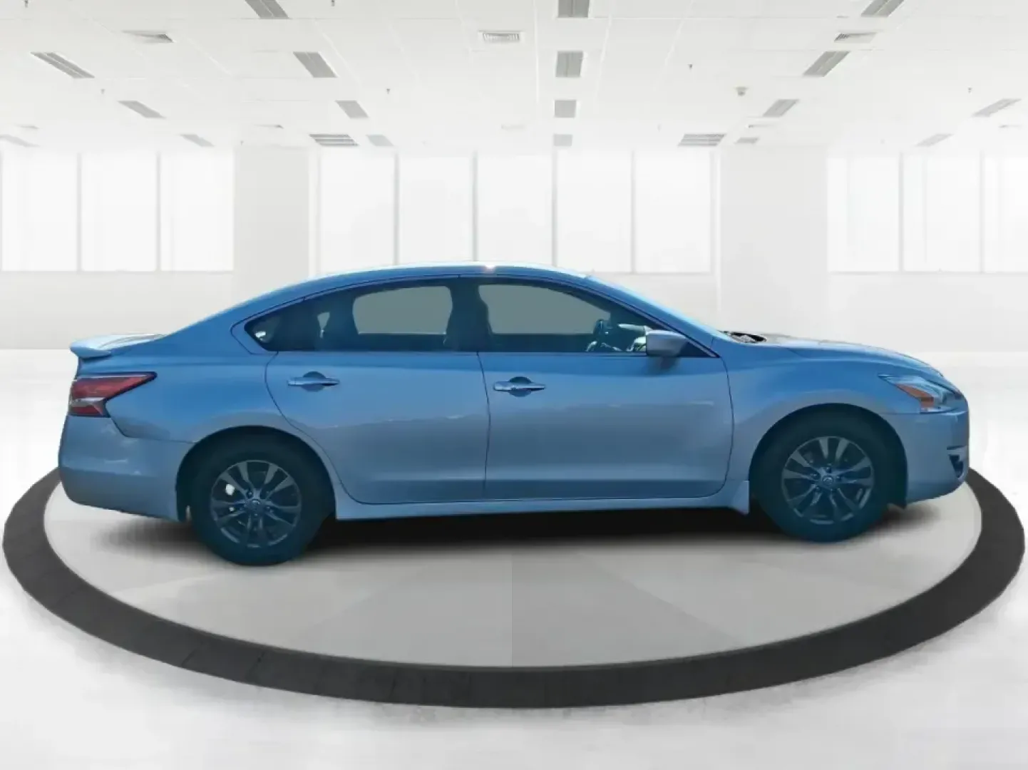 2015 Nissan Altima 2.5 S (1N4AL3AP2FC) with an 2.5L I-4 DOHC engine, Continuously Variable Transmission transmission, located at 401 Woodman Dr, Riverside, OH, 45431, (937) 908-9800, 39.760899, -84.123421 - Need a dependable commuter that can handle the daily run down I-675, quick hops to The Greene, and weekend plans at Carriage Hill MetroPark without draining your budget? This **2015 Nissan Altima 2.5 S** is the kind of practical, comfortable sedan that fits real life in **Riverside, Ohio**-easy to p - Photo#1