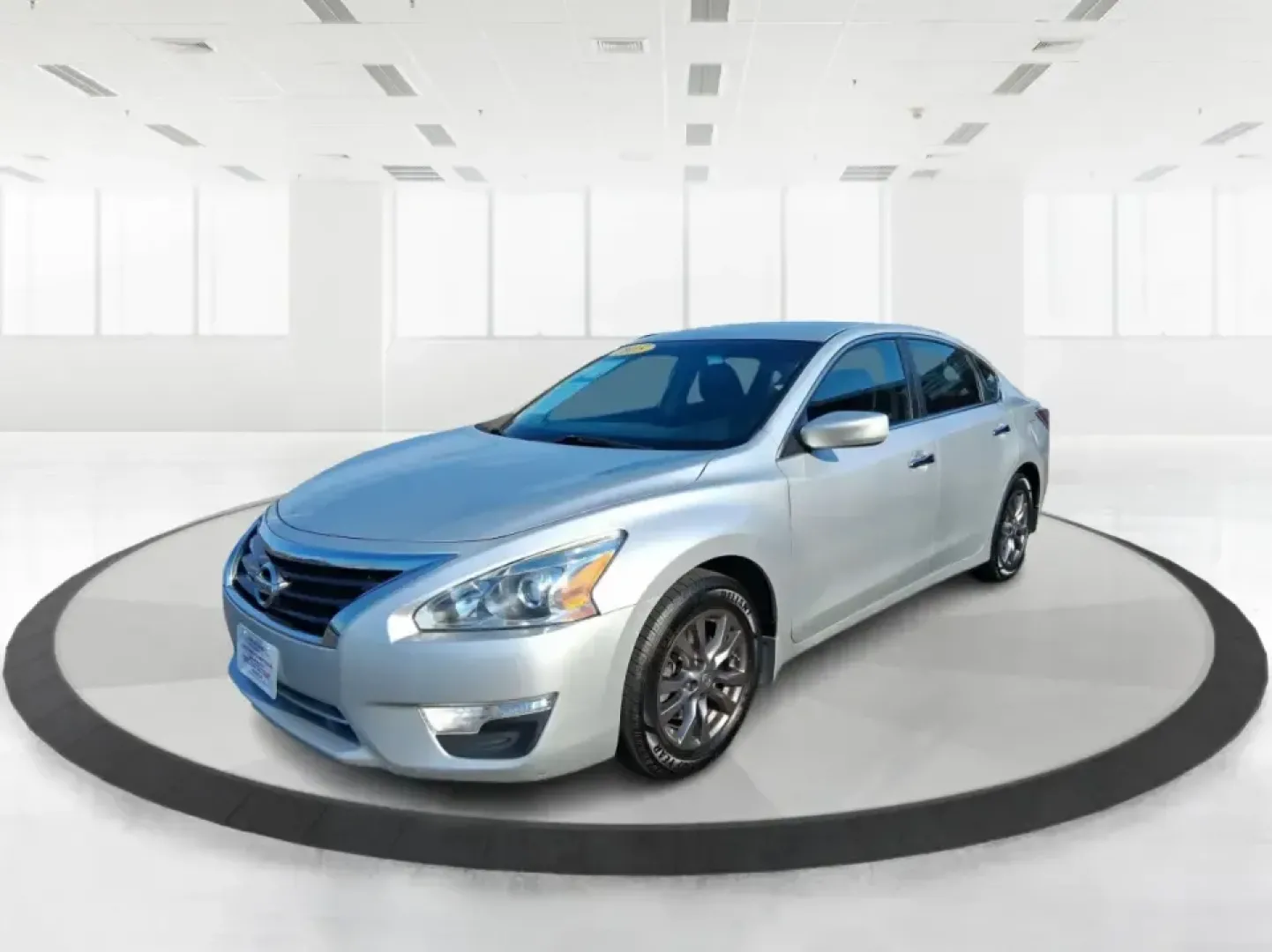 2015 Nissan Altima 2.5 S (1N4AL3AP2FC) with an 2.5L I-4 DOHC engine, Continuously Variable Transmission transmission, located at 401 Woodman Dr, Riverside, OH, 45431, (937) 908-9800, 39.760899, -84.123421 - Need a dependable commuter that can handle the daily run down I-675, quick hops to The Greene, and weekend plans at Carriage Hill MetroPark without draining your budget? This **2015 Nissan Altima 2.5 S** is the kind of practical, comfortable sedan that fits real life in **Riverside, Ohio**-easy to p - Photo#8