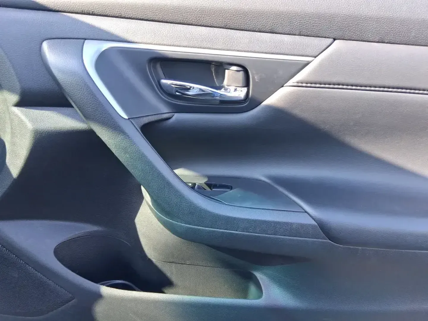 2015 Nissan Altima 2.5 S (1N4AL3AP2FC) with an 2.5L I-4 DOHC engine, Continuously Variable Transmission transmission, located at 401 Woodman Dr, Riverside, OH, 45431, (937) 908-9800, 39.760899, -84.123421 - Need a dependable commuter that can handle the daily run down I-675, quick hops to The Greene, and weekend plans at Carriage Hill MetroPark without draining your budget? This **2015 Nissan Altima 2.5 S** is the kind of practical, comfortable sedan that fits real life in **Riverside, Ohio**-easy to p - Photo#19