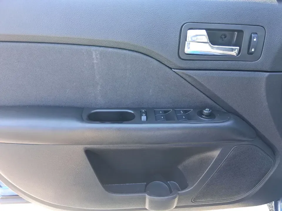 2012 Ford Fusion SE (3FAHP0HAXCR) with an 2.5L L4 DOHC 16V engine, located at 401 Woodman Dr, Riverside, OH, 45431, (937) 908-9800, 39.760899, -84.123421 - Need a dependable sedan that makes everyday life easier-whether you're commuting down I-75 to Dayton, running errands around Troy, or planning a weekend drive past the Miami River and downtown's shops and festivals? This 2012 Ford Fusion SE in Blue Flame Metallic is a smart, comfortable choice for b - Photo#19