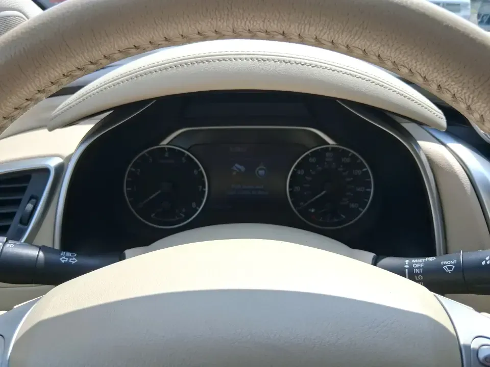 2015 Nissan Murano Platinum (5N1AZ2MH3FN) with an 3.5L V-6 DOHC engine, Continuously Variable Transmission transmission, located at 1951 S Dayton Lakeview Rd., New Carlisle, OH, 45344, (937) 908-9800, 39.890999, -84.050255 - Need one SUV that can handle the weekday commute, keep everyone comfortable on family errands, and still feel upscale for a weekend getaway to John Bryan State Park or a day trip through Dayton? This 2015 Nissan Murano Platinum AWD in Pearl White is built for exactly that kind of real-life driving-s - Photo#15