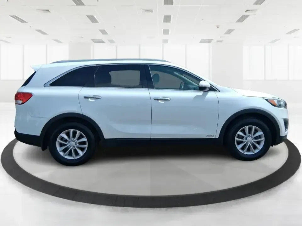 2016 Kia Sorento 2.4L LX (5XYPGDA34GG) with an 2.4L I-4 gasoline direct injection engine, 6-Speed Automatic transmission, located at 880 E. National Road, Vandalia, OH, 45377, (937) 908-9800, 39.891918, -84.183594 - Ready for school drop-offs, I-75 commutes, and spontaneous weekend getaways to the Dayton area-this 2016 Kia Sorento LX is the kind of SUV that fits real life. With confident AWD capability, flexible seating, and everyday comfort, it's a smart pick for growing families, shift workers with long drive - Photo#1