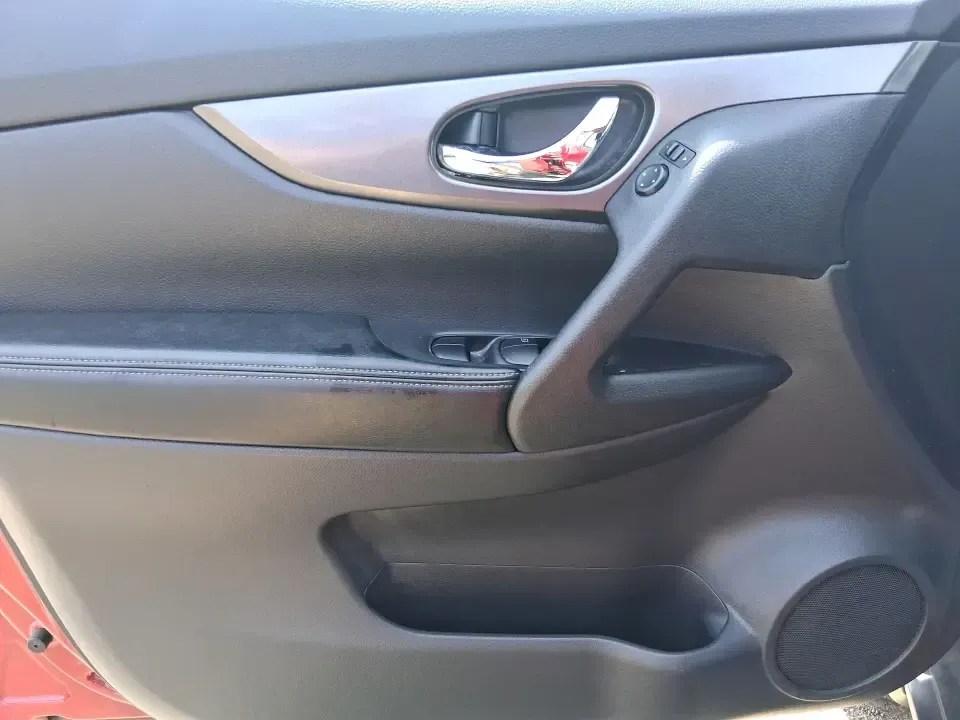 2015 Nissan Rogue SV (KNMAT2MV8FP) with an 2.5L I-4 DOHC engine, Continuously Variable Transmission transmission, located at 880 E. National Road, Vandalia, OH, 45377, (937) 908-9800, 39.891918, -84.183594 - Pack up the kids, load the cooler, and point the SUV toward your next weekend escape-this Cayenne Red 2015 Nissan Rogue SV is the kind of do-it-all crossover that fits real life in Vandalia, from school drop-offs and grocery runs to road trips up I75. With confident 4WD/AWD traction, a comfortable c - Photo#18