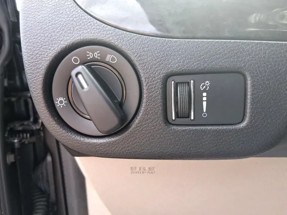 2015 Dodge Grand Caravan American Value Pkg (2C4RDGBG3FR) with an 3.6L V-6 DOHC engine, 6-Speed Automatic transmission, located at 4508 South Dixie Dr, Moraine, OH, 45439, (937) 908-9800, 39.689976, -84.218452 - Road trips to Caesar Creek, school drop-offs through Kettering, and everyday errands up and down South Dixie Drive feel a lot easier when you've got a spacious minivan that's built for real life. This **2015 Dodge Grand Caravan American Value Pkg** is a practical, family-focused van that fits busy s - Photo#17