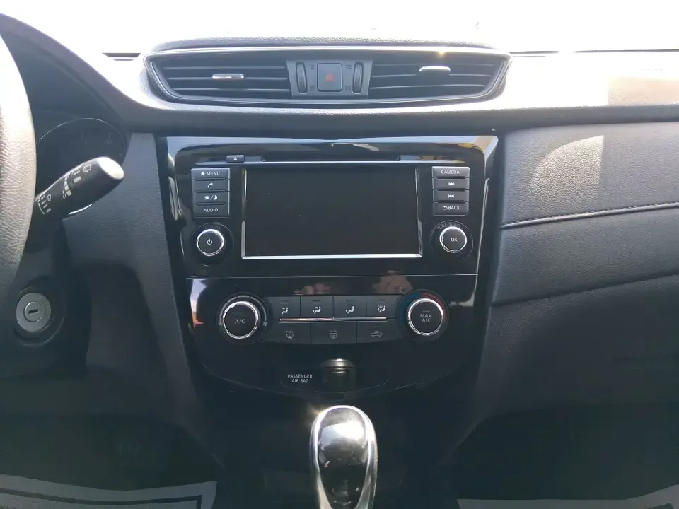 2018 Nissan Rogue S (KNMAT2MV3JP) with an 2.5L I-4 DOHC engine, CVT transmission, located at 401 Woodman Dr, Riverside, OH, 45431, (937) 908-9800, 39.760899, -84.123421 - Pack up the family for a weekend at Miami County Park, tackle a snowy morning commute up I75, or load up groceries after an afternoon in historic downtown Troy-this 2018 Nissan Rogue S is the kind of SUV that fits real life in Troy, Ohio. With confident AWD capability and practical comfort, it's ide - Photo#13