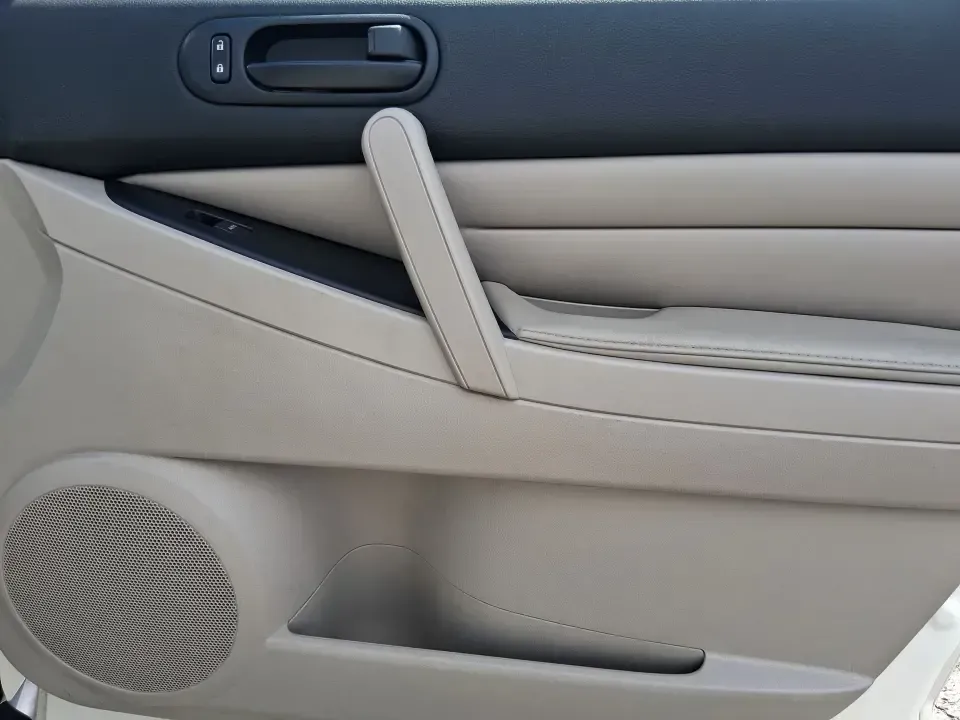 2010 Mazda CX-7 s Touring (JM3ER4W33A0) with an 2.3L I-4 gasoline direct injection engine, 6-Speed Automatic transmission, located at 1099 N County Rd 25A, Troy, OH, 45373, (937) 908-9800, 40.057079, -84.212883 - Picture your next weekend: loading up the cargo area for a day at Miami County Park, cruising up I75 for a quick getaway, or confidently handling Ohio's surprise rain and winter slush on the school run. This 2010 Mazda CX7 s Touring is the kind of sporty, practical SUV that fits real life in Troy-ea - Photo#19