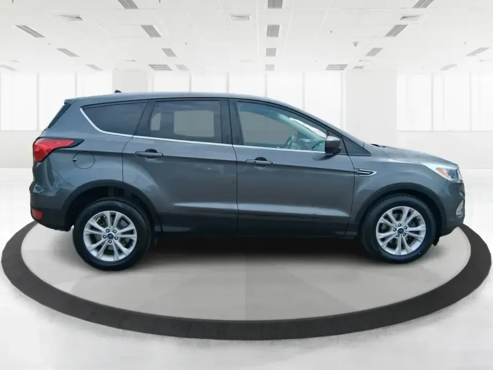 2019 Ford Escape SE (1FMCU0GD6KU) with an 1.5L L4 DOHC 16V engine, 6A transmission, located at 401 Woodman Dr, Riverside, OH, 45431, (937) 908-9800, 39.760899, -84.123421 - Weekday commutes down Woodman Dr, school drop-offs, and weekend getaways to Carillon Historical Park or a quick run up I675-this 2019 Ford Escape SE is the kind of SUV that fits real life in Riverside, Ohio. With its easy-to-park size, confident road manners, and versatile cargo space, it's a smart - Photo#1
