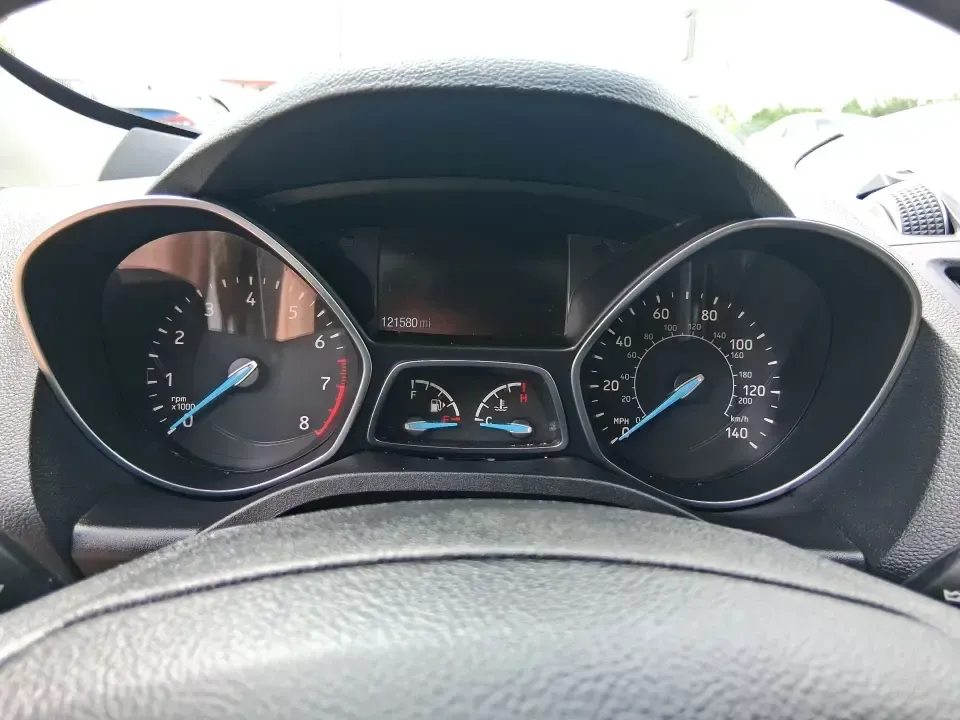 2019 Ford Escape SE (1FMCU0GD6KU) with an 1.5L L4 DOHC 16V engine, 6A transmission, located at 401 Woodman Dr, Riverside, OH, 45431, (937) 908-9800, 39.760899, -84.123421 - Weekday commutes down Woodman Dr, school drop-offs, and weekend getaways to Carillon Historical Park or a quick run up I675-this 2019 Ford Escape SE is the kind of SUV that fits real life in Riverside, Ohio. With its easy-to-park size, confident road manners, and versatile cargo space, it's a smart - Photo#15