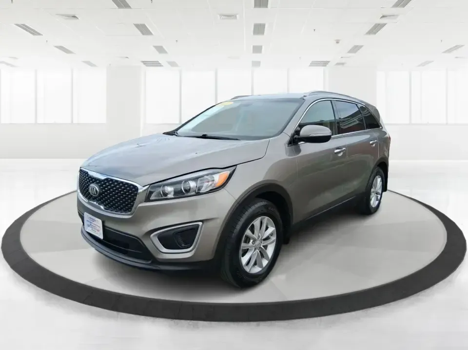 2017 Kia Sorento 2.4L LX (5XYPG4A30HG) with an 2.4L I-4 gasoline direct injection engine, 6A transmission, located at 401 Woodman Dr, Riverside, OH, 45431, (937) 908-9800, 39.760899, -84.123421 - Picture your next weekend: the family packed up for a day at Carillon Historical Park, groceries loaded after a quick stop near The Greene, and plenty of room left for sports gear or a stroller-without feeling like you're driving something bulky. This 2017 Kia Sorento LX is built for real life in th - Photo#8