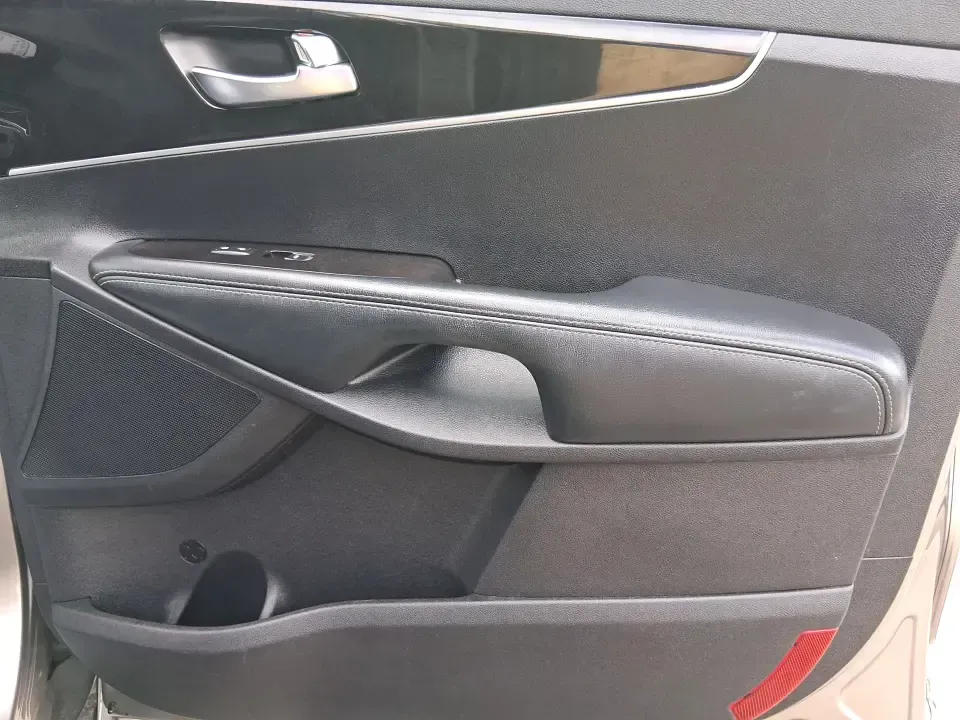 2017 Kia Sorento 2.4L LX (5XYPG4A30HG) with an 2.4L I-4 gasoline direct injection engine, 6A transmission, located at 401 Woodman Dr, Riverside, OH, 45431, (937) 908-9800, 39.760899, -84.123421 - Picture your next weekend: the family packed up for a day at Carillon Historical Park, groceries loaded after a quick stop near The Greene, and plenty of room left for sports gear or a stroller-without feeling like you're driving something bulky. This 2017 Kia Sorento LX is built for real life in th - Photo#18