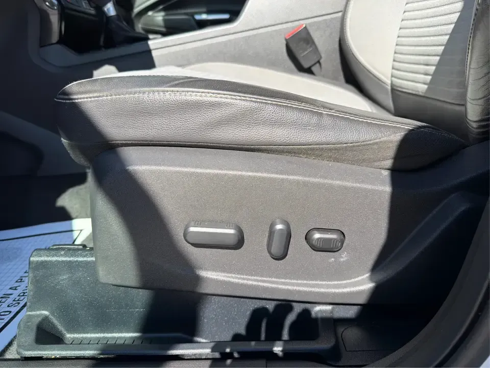 2017 Ford Escape SE (1FMCU0GD2HU) with an 1.5L L4 DOHC 16V engine, 6A transmission, located at 8750 N County Rd 25A, Piqua, OH, 45356, (937) 908-9800, 40.164391, -84.232513 - Picture a weekday that starts with a smooth commute up N County Rd 25A, turns into easy school drop-offs, and ends with a weekend escape to Indian Lake or a quick run down I75 for shopping and dinner-this 2017 Ford Escape SE is built for real life in and around Piqua, Ohio. Finished in standout Whit - Photo#18