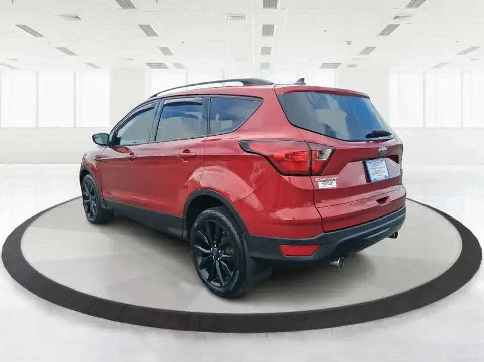 2019 Ford Escape SE (1FMCU9GD8KU) with an 1.5L L4 DOHC 16V engine, 6A transmission, located at 8750 N County Rd 25A, Piqua, OH, 45356, (937) 908-9800, 40.164391, -84.232513 - Make your next week look easier: a confident, all-weather SUV for school runs, long commutes up I75, and spontaneous weekend getaways to Indian Lake or downtown Troy. This **2019 Ford Escape SE** blends practical space with the kind of comfort and tech that fits real life in **Piqua, Ohio**-whether - Photo#4