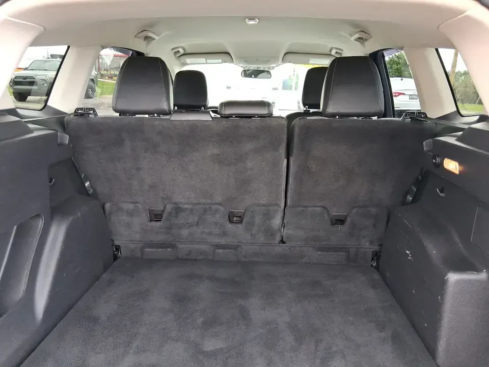 2019 Ford Escape SE (1FMCU9GD8KU) with an 1.5L L4 DOHC 16V engine, 6A transmission, located at 8750 N County Rd 25A, Piqua, OH, 45356, (937) 908-9800, 40.164391, -84.232513 - Make your next week look easier: a confident, all-weather SUV for school runs, long commutes up I75, and spontaneous weekend getaways to Indian Lake or downtown Troy. This **2019 Ford Escape SE** blends practical space with the kind of comfort and tech that fits real life in **Piqua, Ohio**-whether - Photo#12