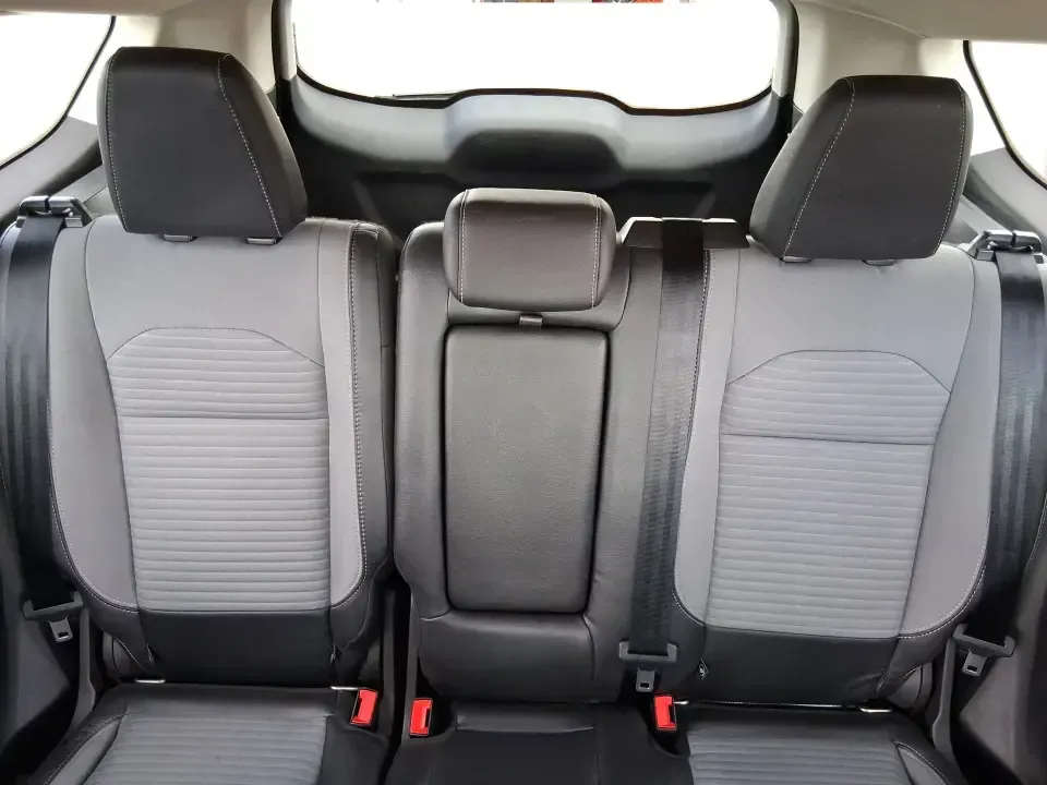 2019 Ford Escape SE (1FMCU9GD8KU) with an 1.5L L4 DOHC 16V engine, 6A transmission, located at 8750 N County Rd 25A, Piqua, OH, 45356, (937) 908-9800, 40.164391, -84.232513 - Make your next week look easier: a confident, all-weather SUV for school runs, long commutes up I75, and spontaneous weekend getaways to Indian Lake or downtown Troy. This **2019 Ford Escape SE** blends practical space with the kind of comfort and tech that fits real life in **Piqua, Ohio**-whether - Photo#14