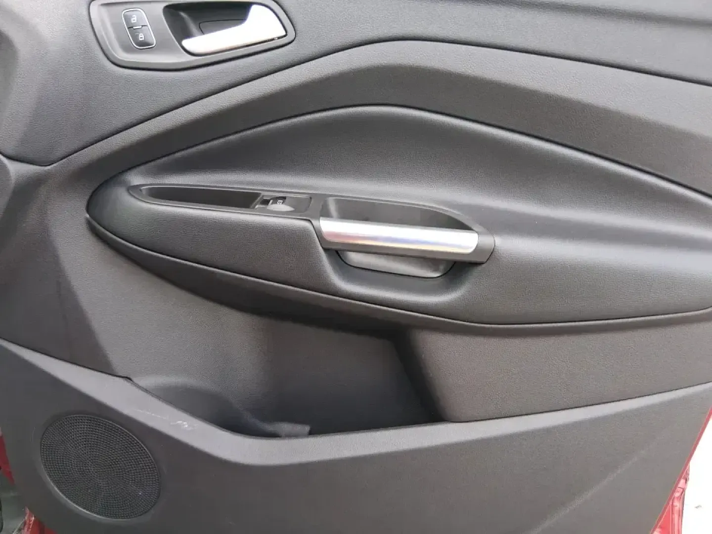 2019 Ford Escape SE 4WD (1FMCU9GD8KU) with an 1.5L L4 DOHC 16V engine, 6A transmission, located at 8750 N County Rd 25A, Piqua, OH, 45356, (937) 908-9800, 40.164391, -84.232513 - Picture a weekend that starts with a quick commute through Miami County and ends with a spontaneous getaway-your SUV packed, playlists ready, and the confidence to handle Ohio's changing weather. This 2019 Ford Escape SE in eye-catching Ruby Red Metallic Tinted Clearcoat is built for real life in Pi- Photo#20
