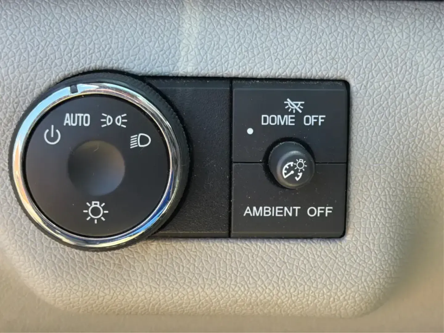 2015 Buick Enclave Premium (5GAKVCKD4FJ) with an 3.6L V-6 gasoline direct injection engine, 6-Speed Automatic Overdrive transmission, located at 1230 East Main St, Xenia, OH, 45385, (937) 908-9800, 39.688026, -83.910172 - Pack the kids, cue up the playlist, and head out for a weekend at John Bryan State Park or a day trip to the National Museum of the U.S. Air Force-this 2015 Buick Enclave Premium is the kind of comfortable, confidence-inspiring SUV that makes family life, carpools, and long highway drives feel easy. - Photo#17
