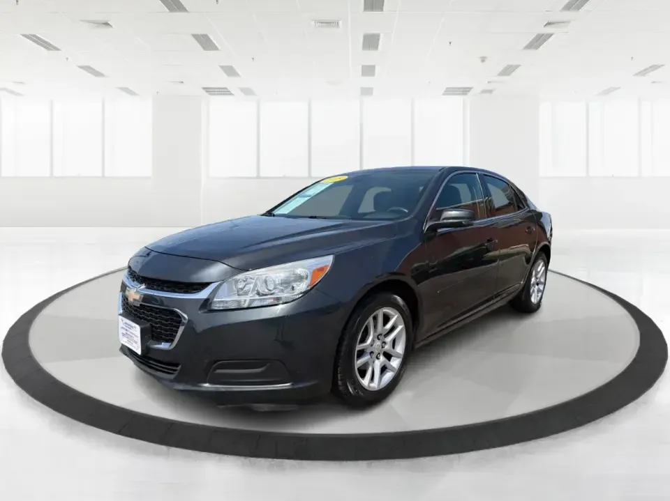 2015 Chevrolet Malibu 1LT (1G11C5SL5FF) with an ECOTEC 2.5L I-4 gasoline direct injection engine, 6-Speed Automatic transmission, located at 1951 S Dayton Lakeview Rd., New Carlisle, OH, 45344, (937) 908-9800, 39.890999, -84.050255 - Need a dependable, comfortable sedan for the daily commute between New Carlisle and Dayton, school drop-offs, or easy weekend getaways to Springfield? This 2015 Chevrolet Malibu 1LT is built for real-life driving-smooth on I70, easy to park around downtown New Carlisle, and efficient enough to keep - Photo#8