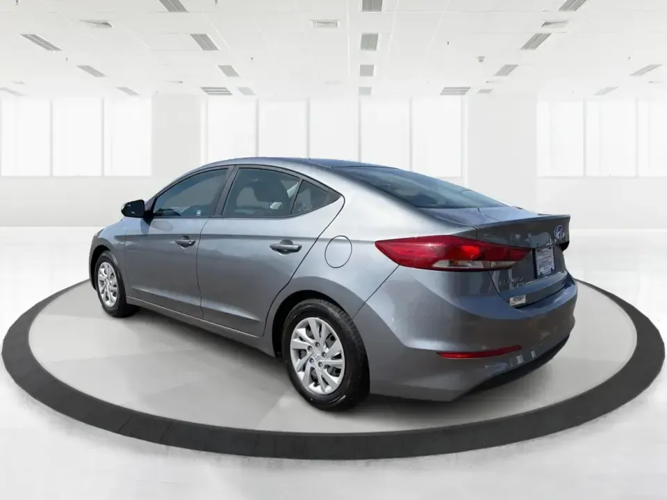 2018 Hyundai Elantra SE (KMHD74LF2JU) with an Nu 2L I-4 DOHC engine, 6A transmission, located at 4508 South Dixie Dr, Moraine, OH, 45439, (937) 908-9800, 39.689976, -84.218452 - Need a dependable commuter that's easy to park downtown, comfortable for I-75 and SR-725 drives, and efficient enough for everyday errands from Moraine to Dayton? This 2018 Hyundai Elantra SE in Galactic Gray Metallic is a smart, budget-friendly sedan built for real life-work runs, school drop-offs, - Photo#4