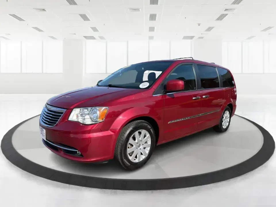 2015 Chrysler Town and Country Touring (2C4RC1BG6FR) with an 3.6L V-6 DOHC engine, 6-Speed Automatic transmission, located at 1230 East Main St, Xenia, OH, 45385, (937) 908-9800, 39.688026, -83.910172 - Load up the kids, the gear, and the snacks-this 2015 Chrysler Town and Country Touring is built for real-life family schedules, long commutes, and weekend getaways without the stress. Whether you're shuttling to practice, carpooling through Greene County, or planning a road trip that starts on US- - Photo#8