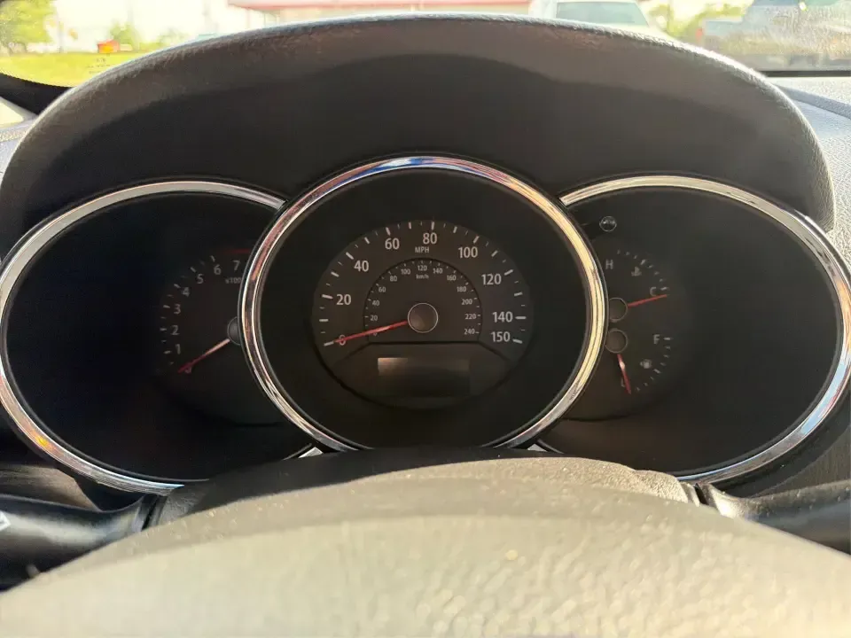 2013 Kia Sorento LX (5XYKT3A12DG) with an 2.4L I-4 DOHC engine, 6-Speed Automatic transmission, located at 8750 N County Rd 25A, Piqua, OH, 45356, (937) 908-9800, 40.164391, -84.232513 - Need one SUV that can handle the school run, a long commute up I75, and a weekend getaway to Indian Lake without blowing your budget? This 2013 Kia Sorento LX in Satin Metal is a practical, road-trip-ready SUV that's sized for real life-easy to park, comfortable for passengers, and versatile enough - Photo#15