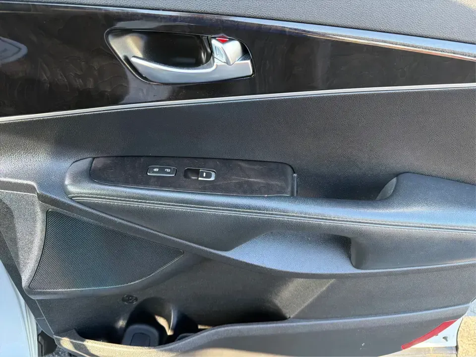 2018 Kia Sorento 2.4L LX (5XYPGDA36JG) with an 2.4L I-4 gasoline direct injection engine, 6A transmission, located at 1099 N County Rd 25A, Troy, OH, 45373, (937) 908-9800, 40.057079, -84.212883 - Build your next chapter around an SUV that's ready for school drop-offs, long commutes up I75, and weekend getaways to Charleston Falls Preserve or a family day near the Miami County Fairgrounds. This 2018 Kia Sorento LX in Snow White Pearl is the kind of practical, go-anywhere crossover that fits r - Photo#19