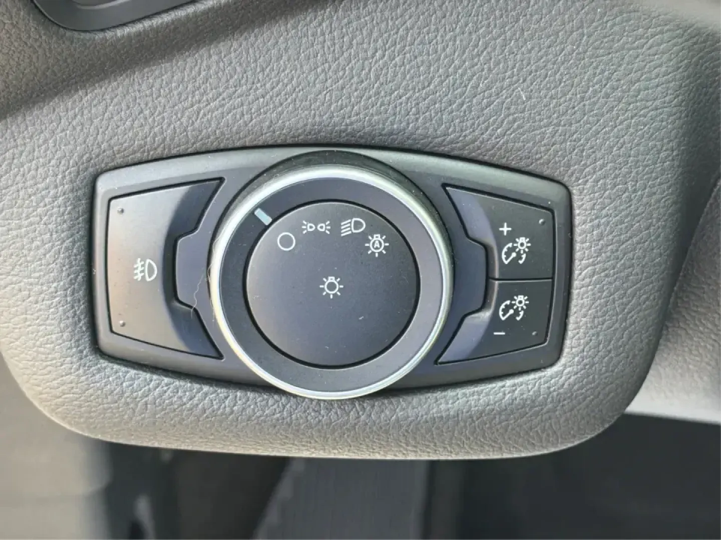 2015 Ford Escape SE (1FMCU9G98FU) with an 2.0L L4 DOHC 16V engine, 6-Speed Automatic transmission, located at 1099 N County Rd 25A, Troy, OH, 45373, (937) 908-9800, 40.057079, -84.212883 - Weekday commutes down I75, school drop-offs around Troy City Schools, and spontaneous weekend trips to Charleston Falls Preserve all get easier when you have an SUV that's the right size, the right power, and the right fit for your budget. This 2015 Ford Escape SE in Ingot Silver is built for real-l - Photo#17