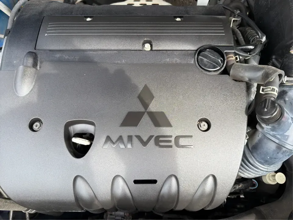 2019 Mitsubishi Outlander 2.0 LE (JA4AP3AU9KU) with an 2L I-4 DOHC engine, 5M transmission, located at 1099 N County Rd 25A, Troy, OH, 45373, (937) 908-9800, 40.057079, -84.212883 - Picture your next week going smoother: school drop-offs, grocery runs, and an easy Friday escape up I75 or over to the Miami County Fairgrounds-without stressing about space, comfort, or unpredictable Ohio weather. This 2019 Mitsubishi Outlander 2.0 LE in striking Octane Blue Metallic is the kind of - Photo#11