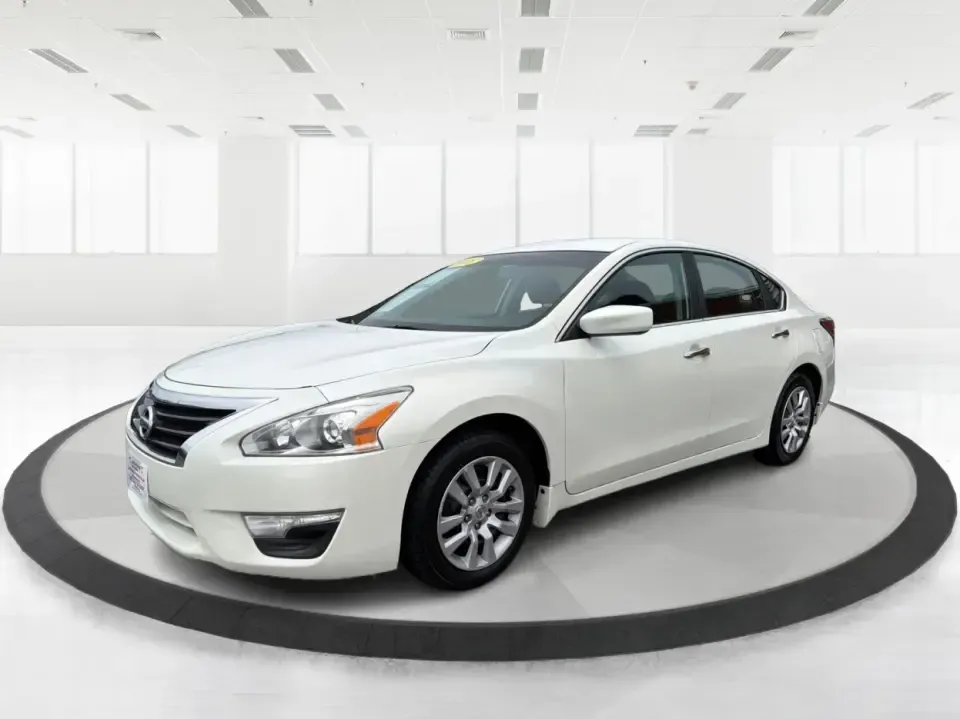 2015 Nissan Altima 2.5 S (1N4AL3AP9FC) with an 2.5L I-4 DOHC engine, Continuously Variable Transmission transmission, located at 1184 Kauffman Ave, Fairborn, OH, 45324, (937) 908-9800, 39.807072, -84.030914 - Need a dependable sedan for daily commuting between Fairborn and Dayton, campus runs to Wright State, or comfortable weekend drives out toward Yellow Springs? This **2015 Nissan Altima 2.5 S** delivers the kind of real-world practicality busy schedules demand-fuel-friendly performance, a roomy cabin - Photo#8