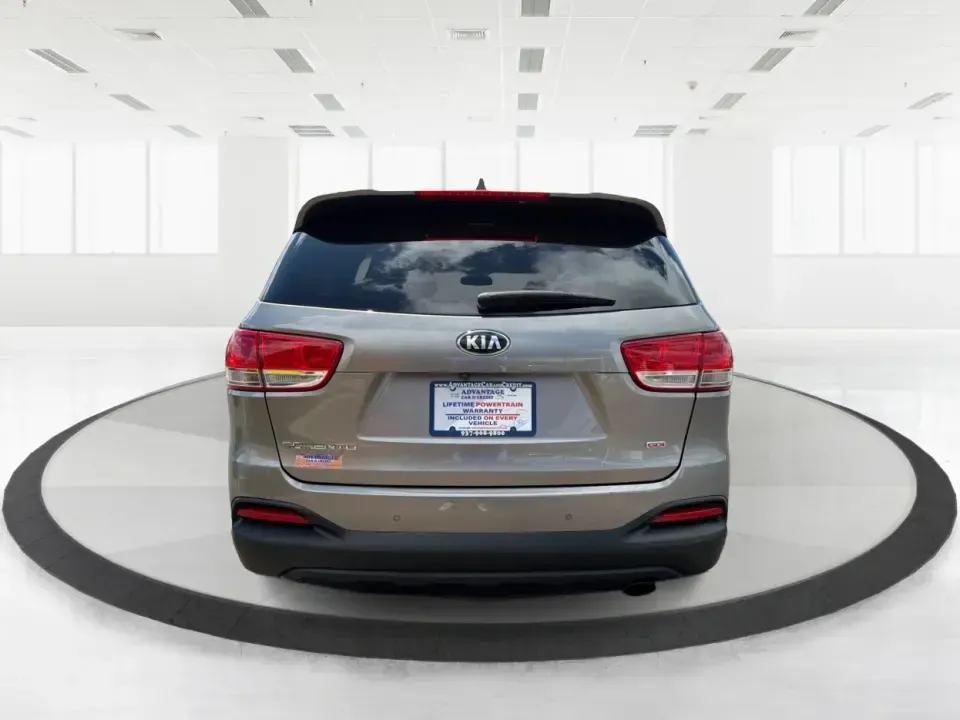 2017 Kia Sorento 2.4L LX (5XYPG4A38HG) with an 2.4L I-4 gasoline direct injection engine, 6A transmission, located at 8750 N County Rd 25A, Piqua, OH, 45356, (937) 908-9800, 40.164391, -84.232513 - Weekend road trips to Indian Lake, daily school drop-offs, and long commutes up I75 feel a lot easier when your SUV has real space, confident handling, and comfort features that keep everyone happy. This **2017 Kia Sorento LX (2.4L)** in **Platinum Graphite** is a practical, do-it-all **SUV** that f - Photo#3