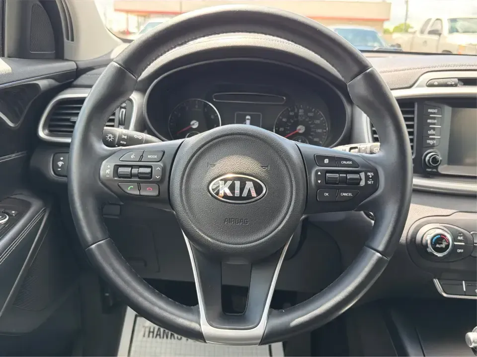 2017 Kia Sorento 2.4L LX (5XYPG4A38HG) with an 2.4L I-4 gasoline direct injection engine, 6A transmission, located at 8750 N County Rd 25A, Piqua, OH, 45356, (937) 908-9800, 40.164391, -84.232513 - Weekend road trips to Indian Lake, daily school drop-offs, and long commutes up I75 feel a lot easier when your SUV has real space, confident handling, and comfort features that keep everyone happy. This **2017 Kia Sorento LX (2.4L)** in **Platinum Graphite** is a practical, do-it-all **SUV** that f - Photo#16