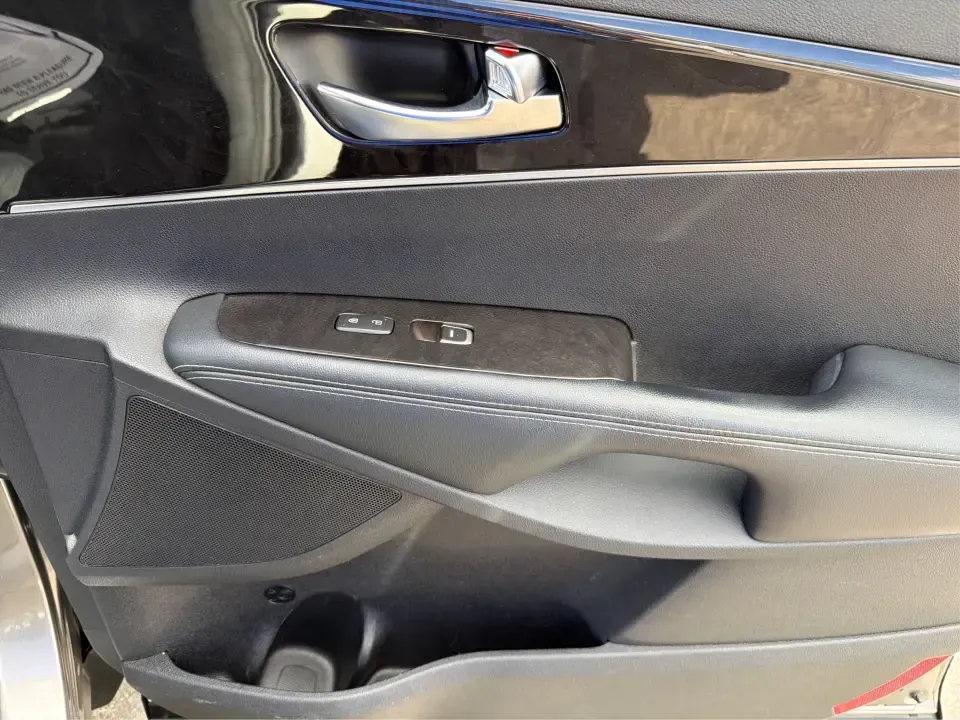 2017 Kia Sorento 2.4L LX (5XYPG4A38HG) with an 2.4L I-4 gasoline direct injection engine, 6A transmission, located at 8750 N County Rd 25A, Piqua, OH, 45356, (937) 908-9800, 40.164391, -84.232513 - Weekend road trips to Indian Lake, daily school drop-offs, and long commutes up I75 feel a lot easier when your SUV has real space, confident handling, and comfort features that keep everyone happy. This **2017 Kia Sorento LX (2.4L)** in **Platinum Graphite** is a practical, do-it-all **SUV** that f - Photo#19