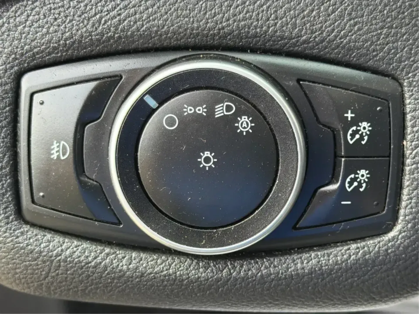 2016 Ford Escape SE (1FMCU0G75GU) with an 2.5L L4 DOHC 16V engine, 6-Speed Automatic transmission, located at 1099 N County Rd 25A, Troy, OH, 45373, (937) 908-9800, 40.057079, -84.212883 - Whether you're juggling school drop-offs, commuting up I75, or planning a weekend run to the Miami County Fairgrounds, this 2016 Ford Escape SE is the kind of practical SUV that fits real-life Troy, Ohio routines. With a versatile cabin, confident road manners, and easy-to-live-with features, it's a - Photo#17