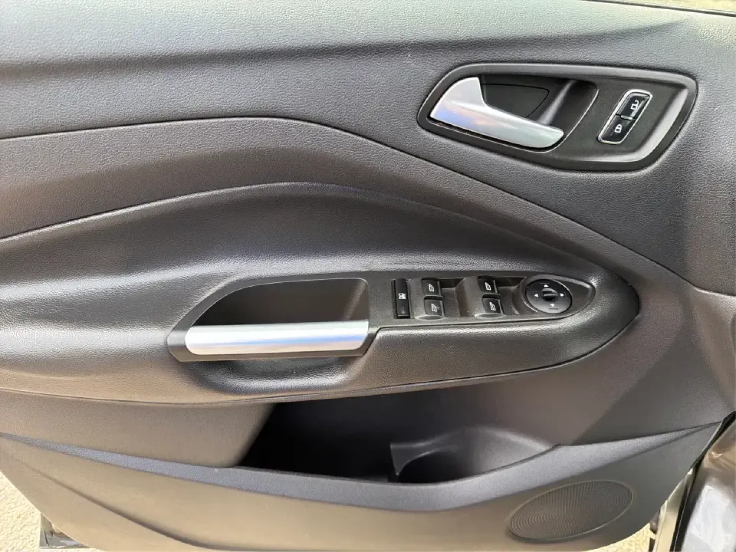 2016 Ford Escape SE (1FMCU0G75GU) with an 2.5L L4 DOHC 16V engine, 6-Speed Automatic transmission, located at 1099 N County Rd 25A, Troy, OH, 45373, (937) 908-9800, 40.057079, -84.212883 - Whether you're juggling school drop-offs, commuting up I75, or planning a weekend run to the Miami County Fairgrounds, this 2016 Ford Escape SE is the kind of practical SUV that fits real-life Troy, Ohio routines. With a versatile cabin, confident road manners, and easy-to-live-with features, it's a - Photo#19