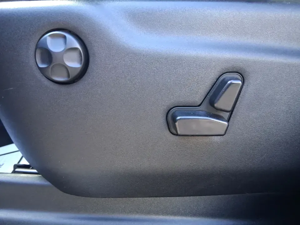 2015 Dodge Durango Limited (1C4RDJDG7FC) with an 3.6L V6 DOHC 24V engine, 8-Speed Automatic transmission, located at 8750 N County Rd 25A, Piqua, OH, 45356, (937) 908-9800, 40.164391, -84.232513 - Pack up the kids, load the cargo, and point the nose toward your next weekend getaway-this 2015 Dodge Durango Limited is built for real life in West Central Ohio. Whether you're shuttling a growing family to practice, commuting up I75, or planning a road trip to Indian Lake, the Durango delivers the - Photo#18