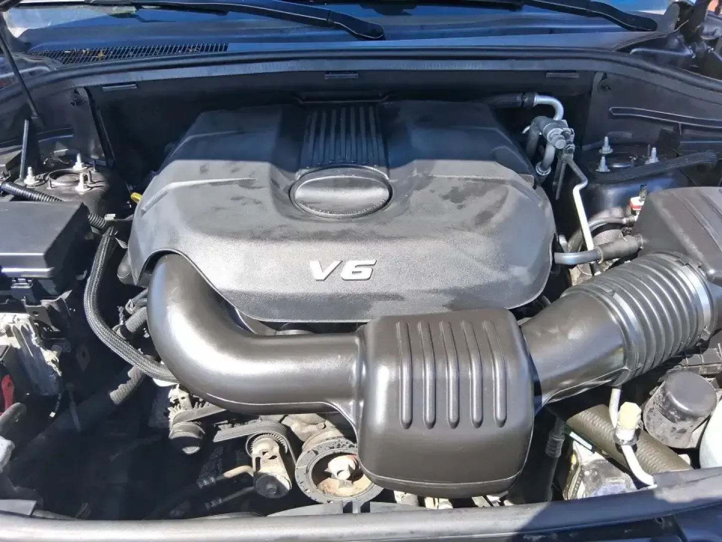 2015 Dodge Durango Limited (1C4RDJDG7FC) with an 3.6L V6 DOHC 24V engine, 8-Speed Automatic transmission, located at 880 E. National Road, Vandalia, OH, 45377, (937) 908-9800, 39.891918, -84.183594 - Pack up the kids, load the cargo, and point the nose toward your next weekend getaway-this 2015 Dodge Durango Limited is built for real life in West Central Ohio. Whether you're shuttling a growing family to practice, commuting up I75, or planning a road trip to Indian Lake, the Durango delivers the - Photo#11