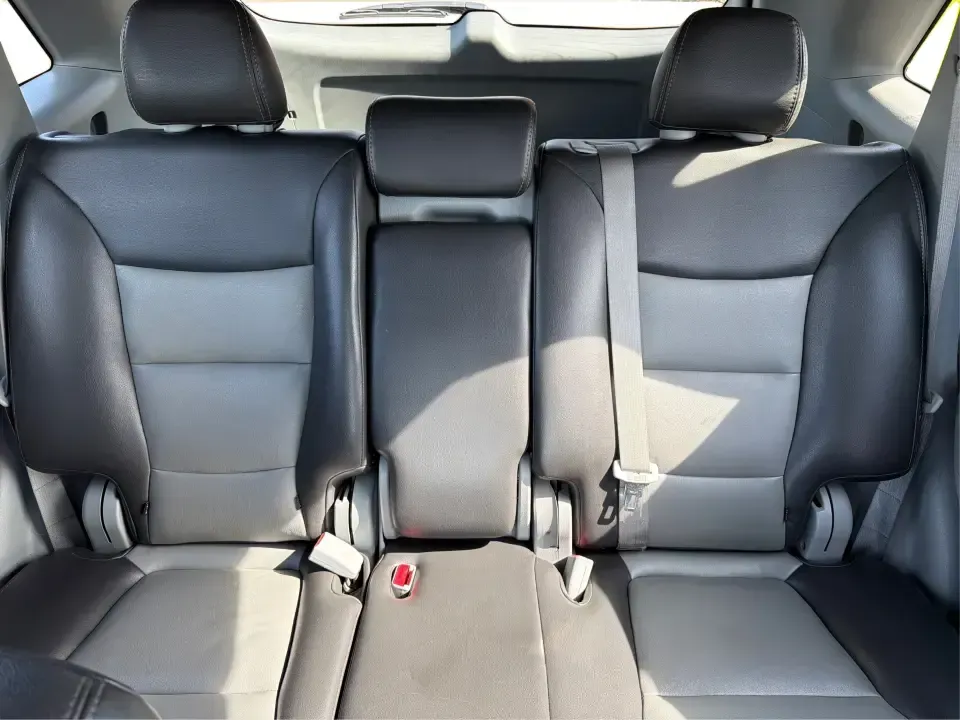 2012 Kia Sorento LX (5XYKT3A64CG) with an 2.4L I-4 gasoline direct injection engine, 6-Speed Automatic transmission, located at 401 Woodman Dr, Riverside, OH, 45431, (937) 908-9800, 39.760899, -84.123421 - Picture your next week going smoother: school drop-offs, the daily commute, grocery runs, and a last-minute weekend road trip-all in one comfortable SUV that fits real life without feeling like a compromise. This 2012 Kia Sorento LX in Satin Metal is the kind of practical, do-it-all sport utility th - Photo#14
