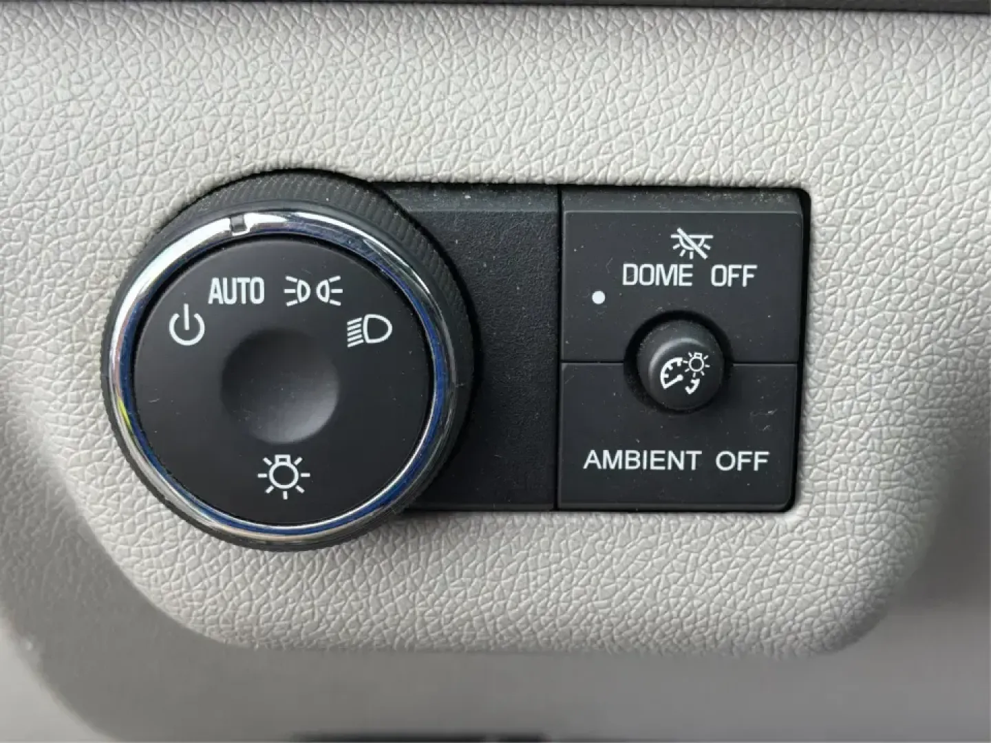 2015 Buick Enclave Convenience (5GAKRAKD6FJ) with an 3.6L V-6 gasoline direct injection engine, 6-Speed Automatic Overdrive transmission, located at 1230 East Main St, Xenia, OH, 45385, (937) 908-9800, 39.688026, -83.910172 - Road-trip weekends, school drop-offs, and stress-free grocery runs get a whole lot easier in a 3-row SUV that's built to keep everyone comfortable. This **2015 Buick Enclave Convenience** in **White Opal** is a smart pick for **growing families**, **busy commuters**, and **budget-conscious buyers** - Photo#17