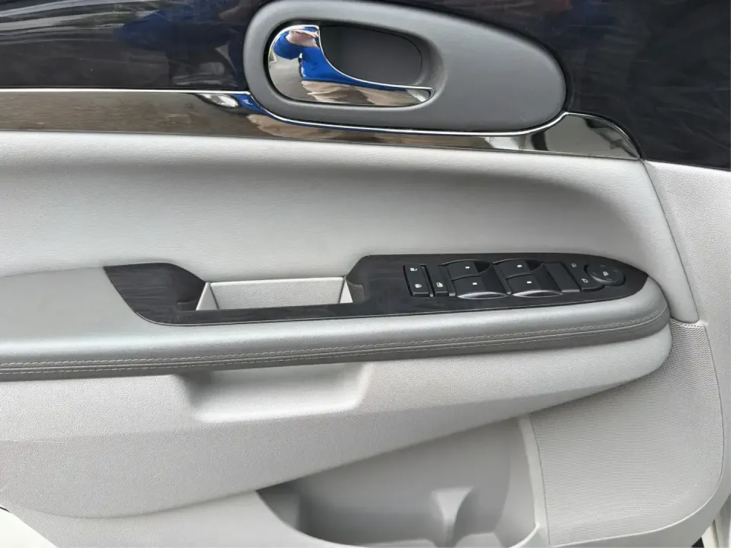2015 Buick Enclave Convenience (5GAKRAKD6FJ) with an 3.6L V-6 gasoline direct injection engine, 6-Speed Automatic Overdrive transmission, located at 1230 East Main St, Xenia, OH, 45385, (937) 908-9800, 39.688026, -83.910172 - Road-trip weekends, school drop-offs, and stress-free grocery runs get a whole lot easier in a 3-row SUV that's built to keep everyone comfortable. This **2015 Buick Enclave Convenience** in **White Opal** is a smart pick for **growing families**, **busy commuters**, and **budget-conscious buyers** - Photo#19