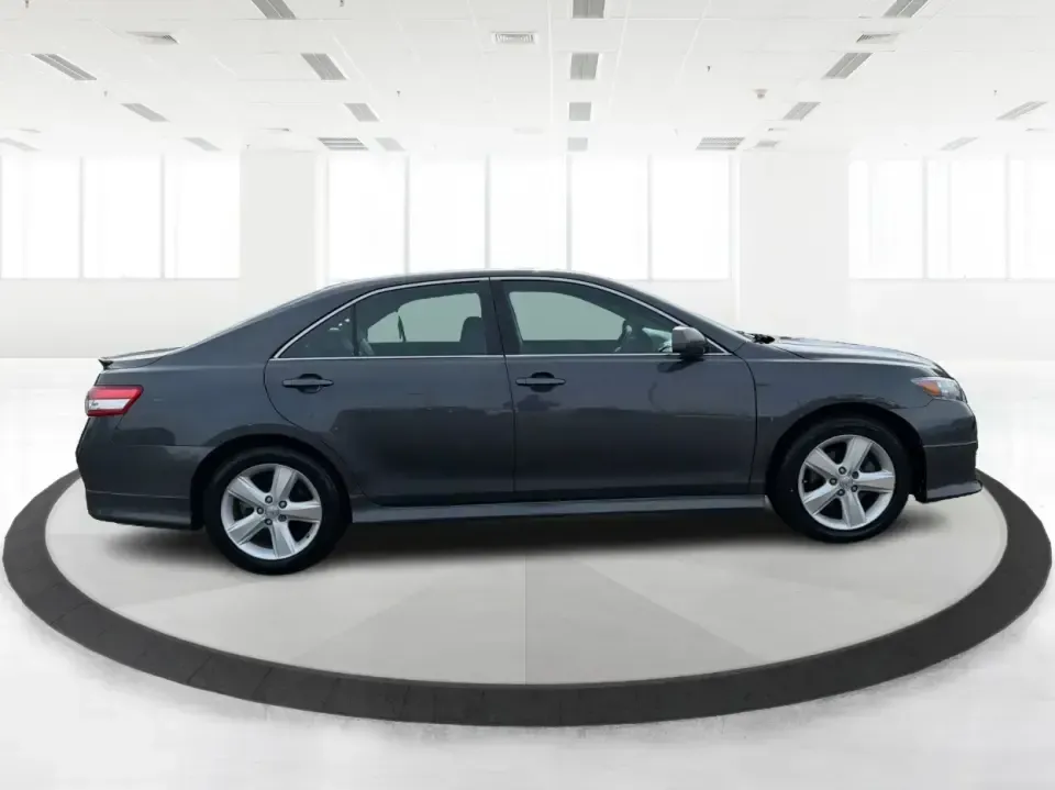 2011 Toyota Camry SE V6 (4T1BK3EK9BU) with an 3.5L V-6 DOHC engine, 6-Speed Automatic transmission, located at 8750 N County Rd 25A, Piqua, OH, 45356, (937) 908-9800, 40.164391, -84.232513 - Need a commuter that can eat up I75 miles all week, then still feel sporty for a Saturday drive past the Great Miami River or out toward the Miami Valley? This 2011 Toyota Camry SE V6 is the kind of practical-yet-fun sedan that fits real life in Piqua-reliable for work runs, comfortable for family e - Photo#1