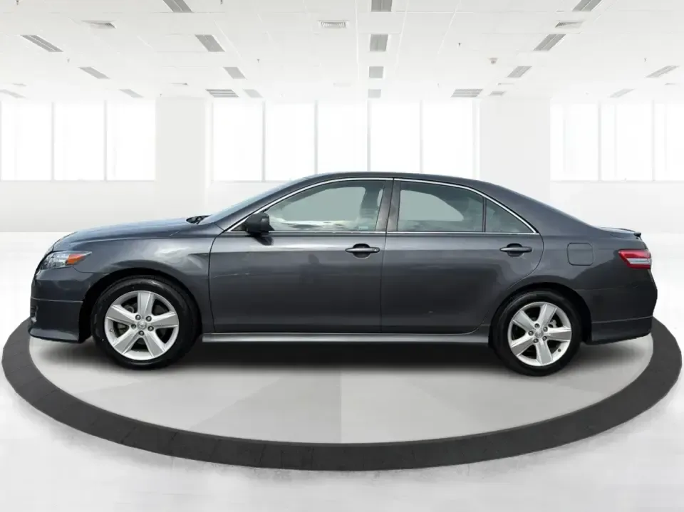 2011 Toyota Camry SE V6 (4T1BK3EK9BU) with an 3.5L V-6 DOHC engine, 6-Speed Automatic transmission, located at 8750 N County Rd 25A, Piqua, OH, 45356, (937) 908-9800, 40.164391, -84.232513 - Need a commuter that can eat up I75 miles all week, then still feel sporty for a Saturday drive past the Great Miami River or out toward the Miami Valley? This 2011 Toyota Camry SE V6 is the kind of practical-yet-fun sedan that fits real life in Piqua-reliable for work runs, comfortable for family e - Photo#5
