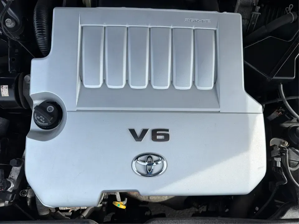 2011 Toyota Camry SE V6 (4T1BK3EK9BU) with an 3.5L V-6 DOHC engine, 6-Speed Automatic transmission, located at 8750 N County Rd 25A, Piqua, OH, 45356, (937) 908-9800, 40.164391, -84.232513 - Need a commuter that can eat up I75 miles all week, then still feel sporty for a Saturday drive past the Great Miami River or out toward the Miami Valley? This 2011 Toyota Camry SE V6 is the kind of practical-yet-fun sedan that fits real life in Piqua-reliable for work runs, comfortable for family e - Photo#11