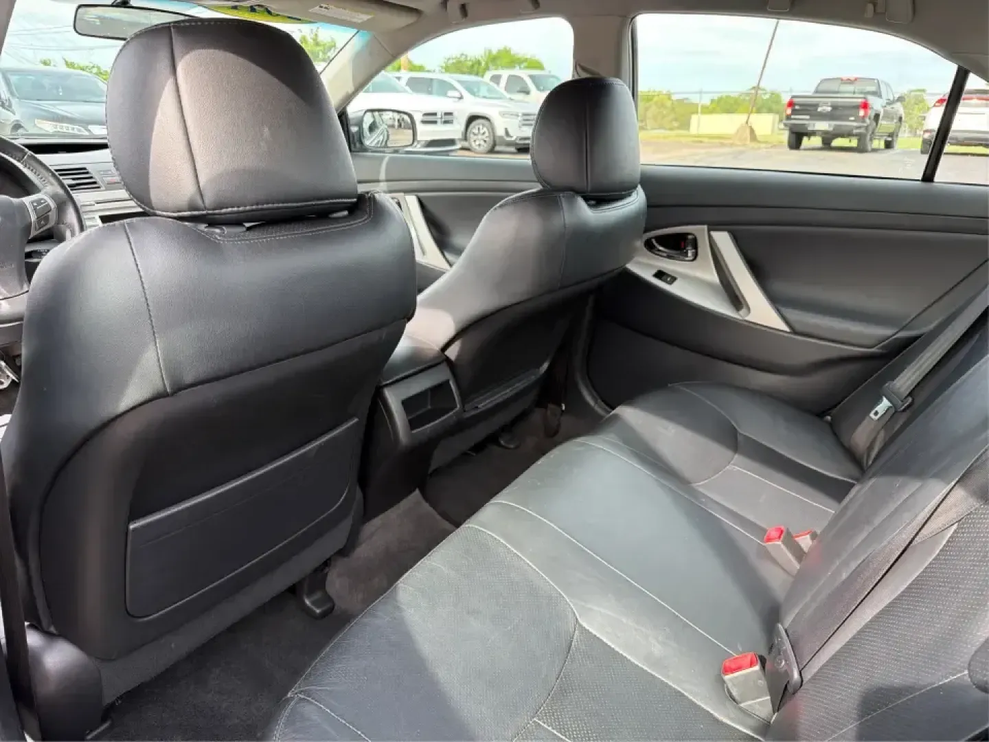 2011 Toyota Camry SE V6 (4T1BK3EK9BU) with an 3.5L V-6 DOHC engine, 6-Speed Automatic transmission, located at 4508 South Dixie Dr, Moraine, OH, 45439, (937) 908-9800, 39.689976, -84.218452 - Need a commuter that can eat up I75 miles all week, then still feel sporty for a Saturday drive past the Great Miami River or out toward the Miami Valley? This 2011 Toyota Camry SE V6 is the kind of practical-yet-fun sedan that fits real life in Piqua-reliable for work runs, comfortable for family e - Photo#10